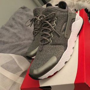 Women’s Nike air huarache run ultra se